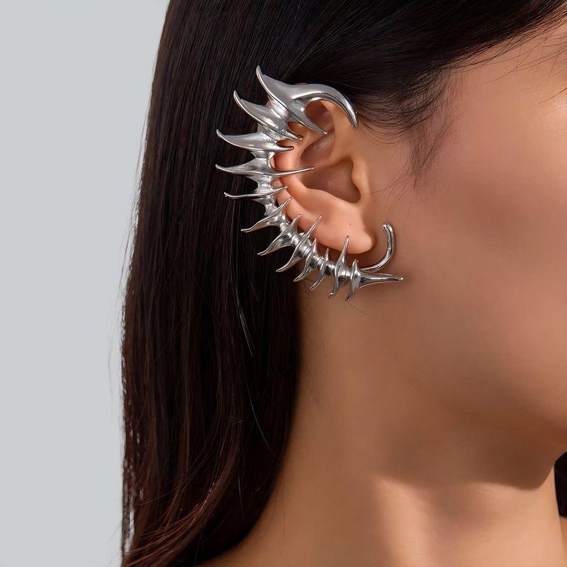 

Punk Jewelry Fashion Exaggerated and Personalized Niche Style Retro Keel Spine Ear Hook Earrings Female New Arrival Non-Piercing Earrings Silver Right Ear