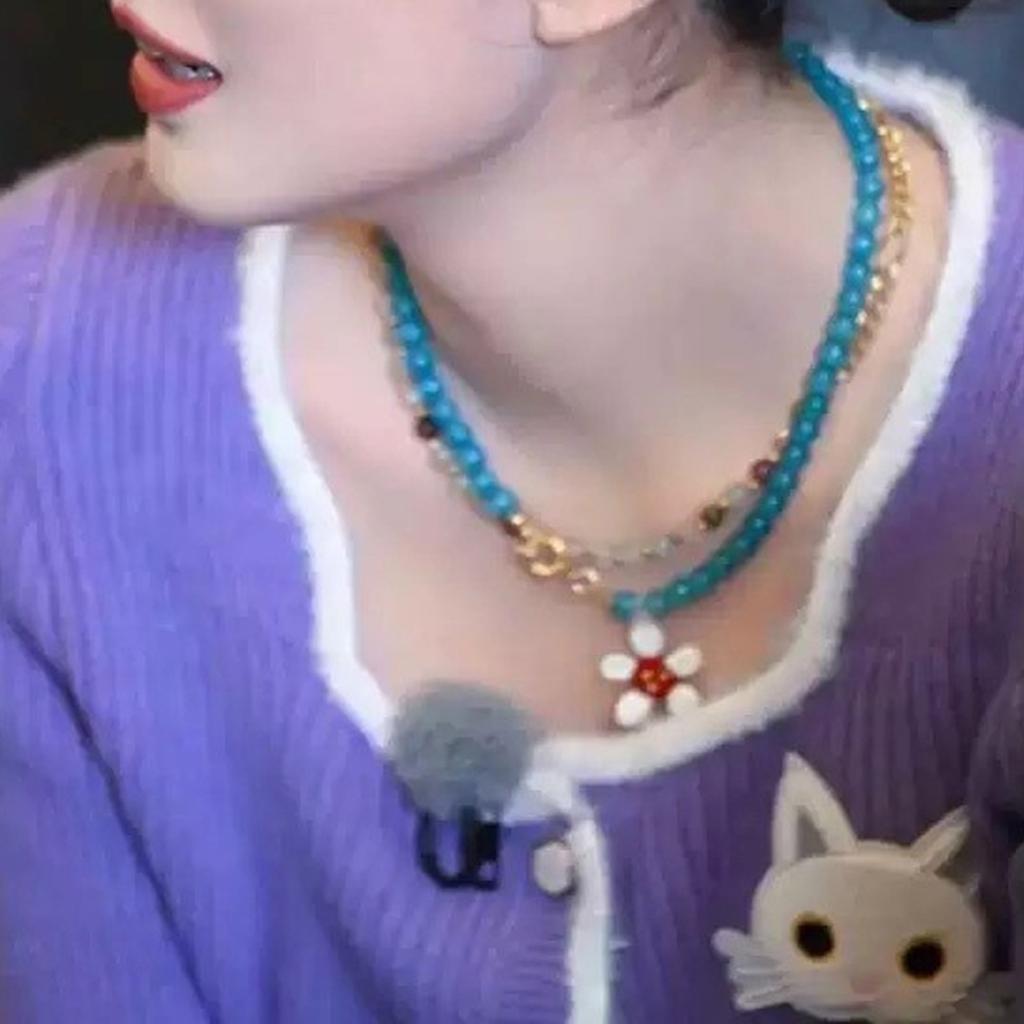 Elegant Flower Necklace Handcraft From Sturdy Stone Glass With Adjustable Length for Fashionable Women Outfits