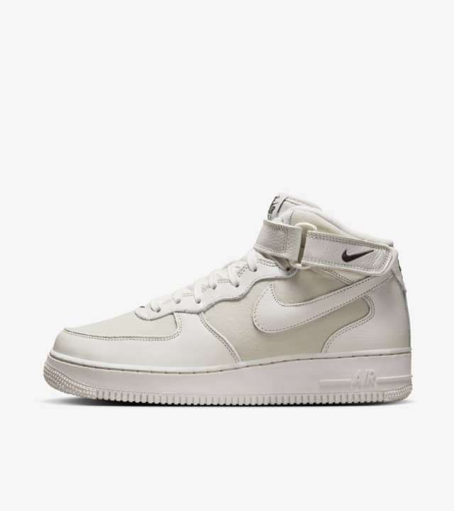 

Мужские кроссовки Nike Air Force 1 Mid '07 Light Bone и Phantom FB2036-101
