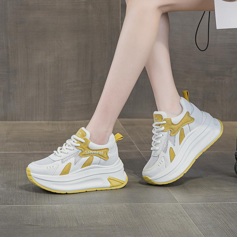 Breathable thick-soled white shoes, new 2025 popular high-value and versatile summer mesh heightening sports and leisure board shoes