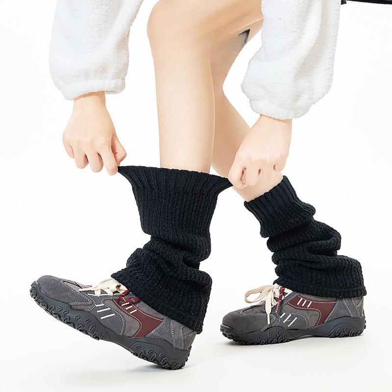 Superposition de chaussettes pour femmes en automne et en hiver: Couleur unie, Polyvalent, Tendance, Ondulé, Fines rayures, et Chaussettes amincissantes