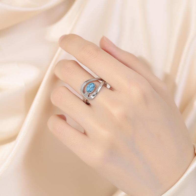 New fashionable retro hollow geometric ring with niche design, high-end light luxury versatile ring jewelry