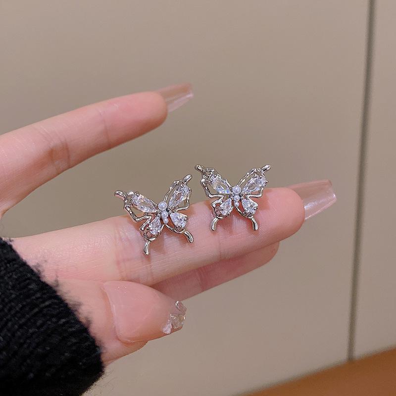 Elegant Butterfly Crystal Silver Stud Earrings – Chic, Versatile Fashion Accessory