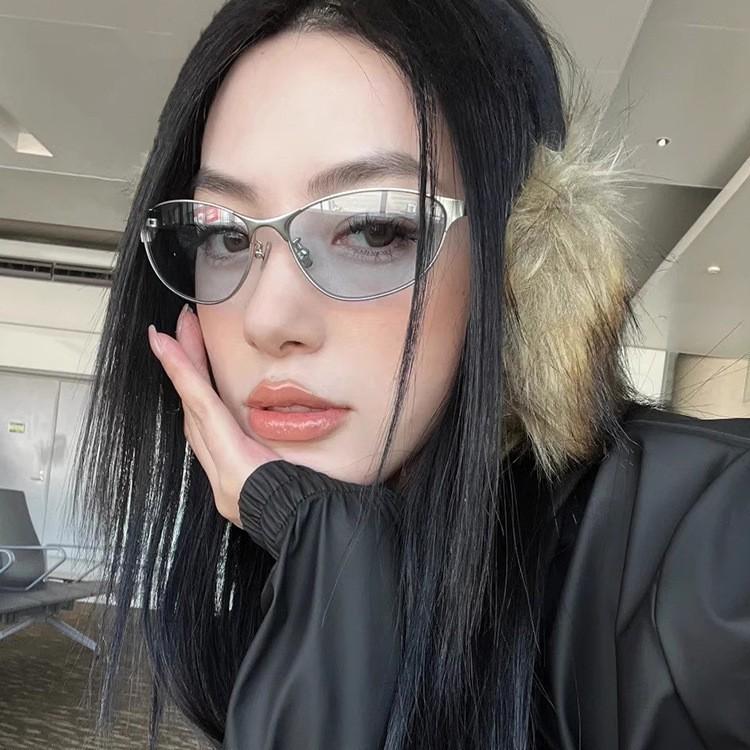 Women Stylish Hip Hop Sunglasses Men Unisex Outdoor Travel Fashion Metal Frame Goggle Shades Fashionable Street Sun Glasses