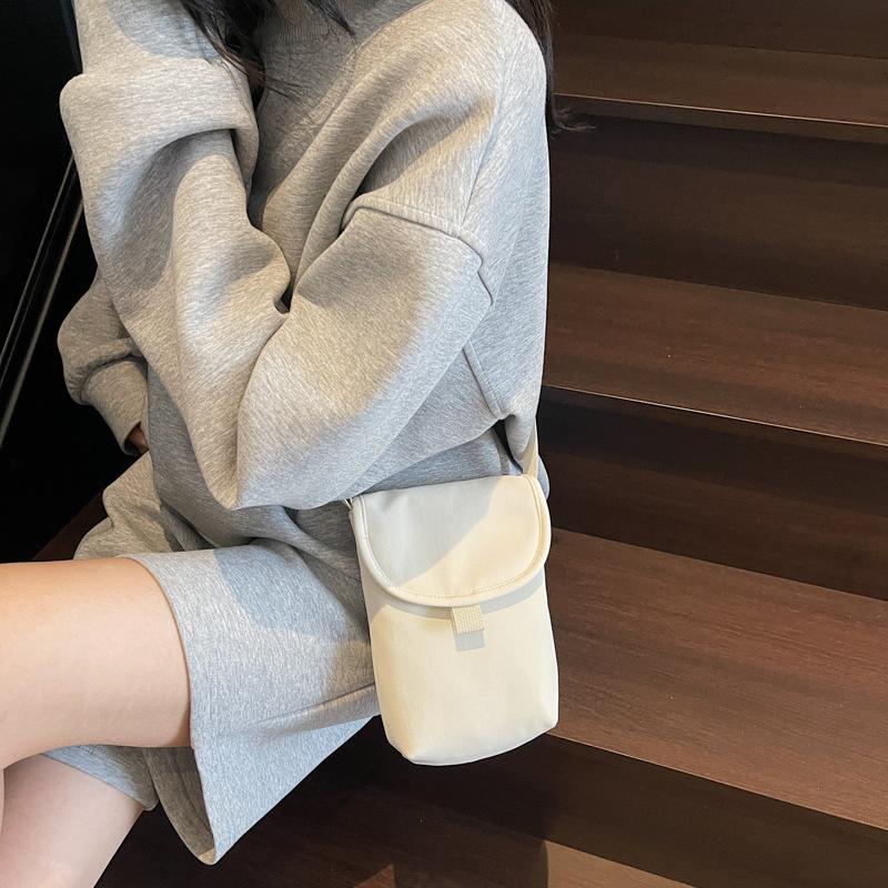 Trendy Brand Shoulder Messenger Bag Women'S Sports And Leisure Travel Backpack Commuting To Work Small Bag Fashionable Versatile Mobile Phone Bag Men