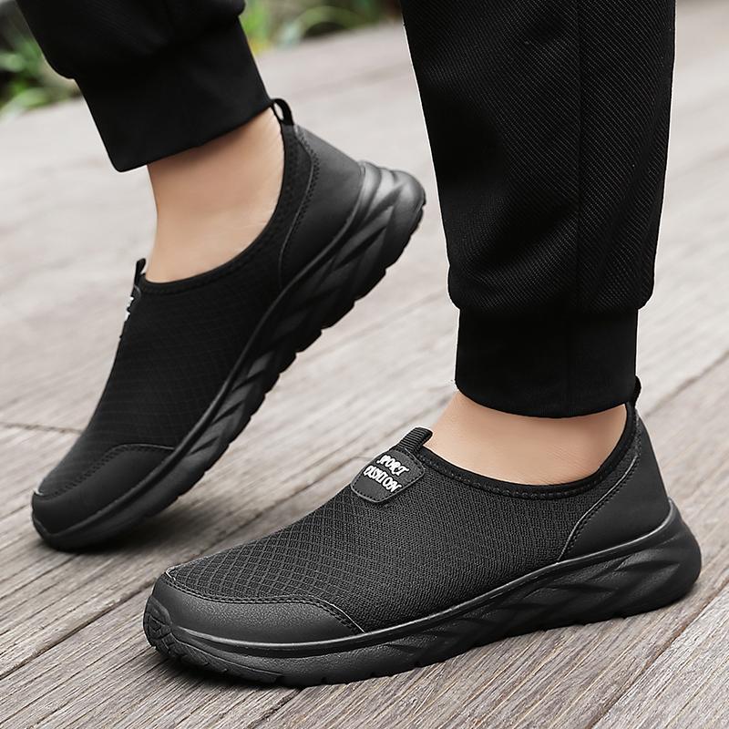 Summer Breathable Lightweight Mesh Shoes Men Comfortable Casual Sneakers Shoes Black Slip-On Driving Male