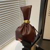 Niche design personalized retro small bag women's autumn and winter new pleated simple and beautiful bucket bag