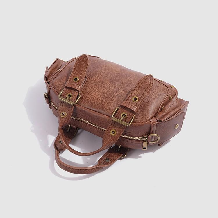 This year's popular biker-style Boston handbag is a multi-pocket vintage niche high-quality shoulder and crossbody bag