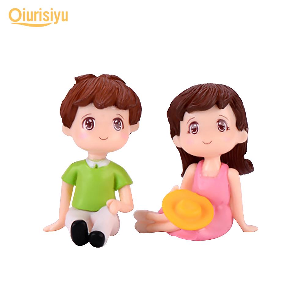 2Pcs Mini Girl Boy Sit Down Look Up Model Figurine