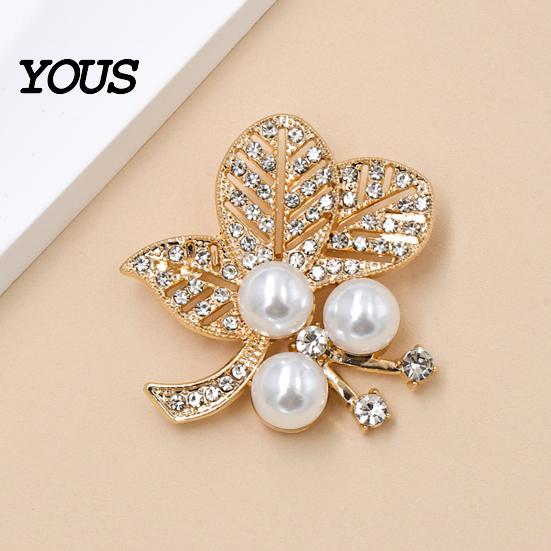 Secure Clasp Brooch Faux Pearl Rhinestone Leaf Brooch, Alloy Hollow Leaves Lapel Lightweight Metal Pin Pin, Sweater Cardigan Coat Suit Clothing