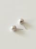 Elyona Elyona Light Back Pearl Earrings 8Mm Pearl Earrings For Formal Wear (Gold/Silver)