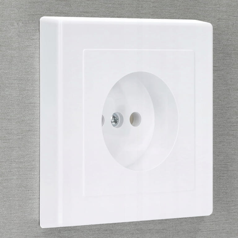 Single socket without grounding IP20 16A 250V Flush-mounted White