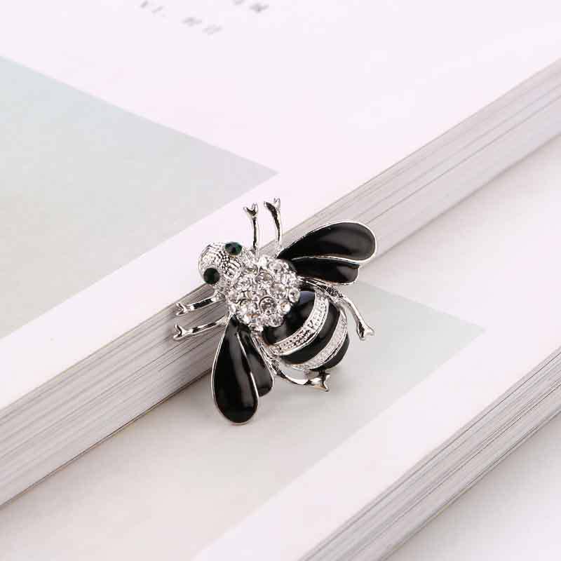Nowy Styl Broszka Pszczoła z Kroplami Oleju - Urocza Pins Zwierzęcy na Kołnierzyki i Dodatki do Odzieży