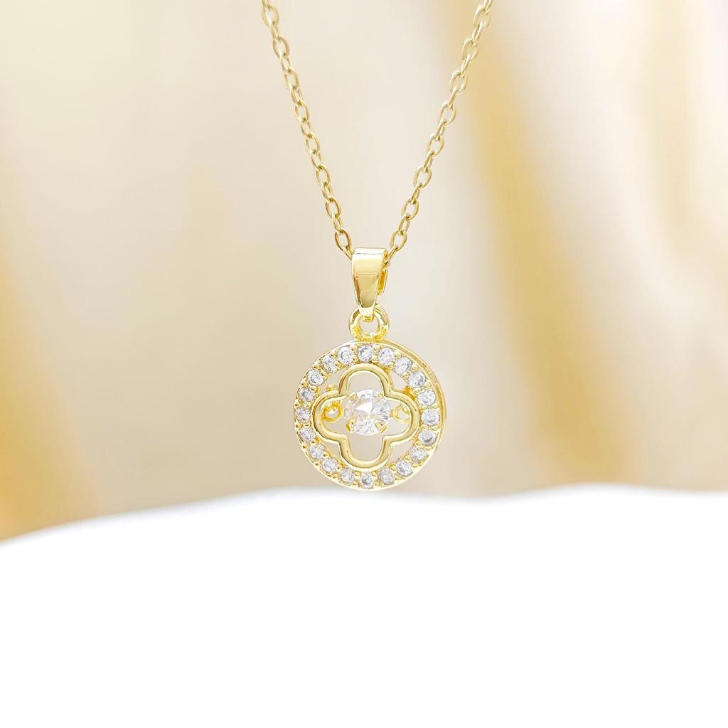 Influencer Style Angel Wings Heart Necklace: Exquisite Zirconium & Titanium Clavicle Chain Pendant for Women