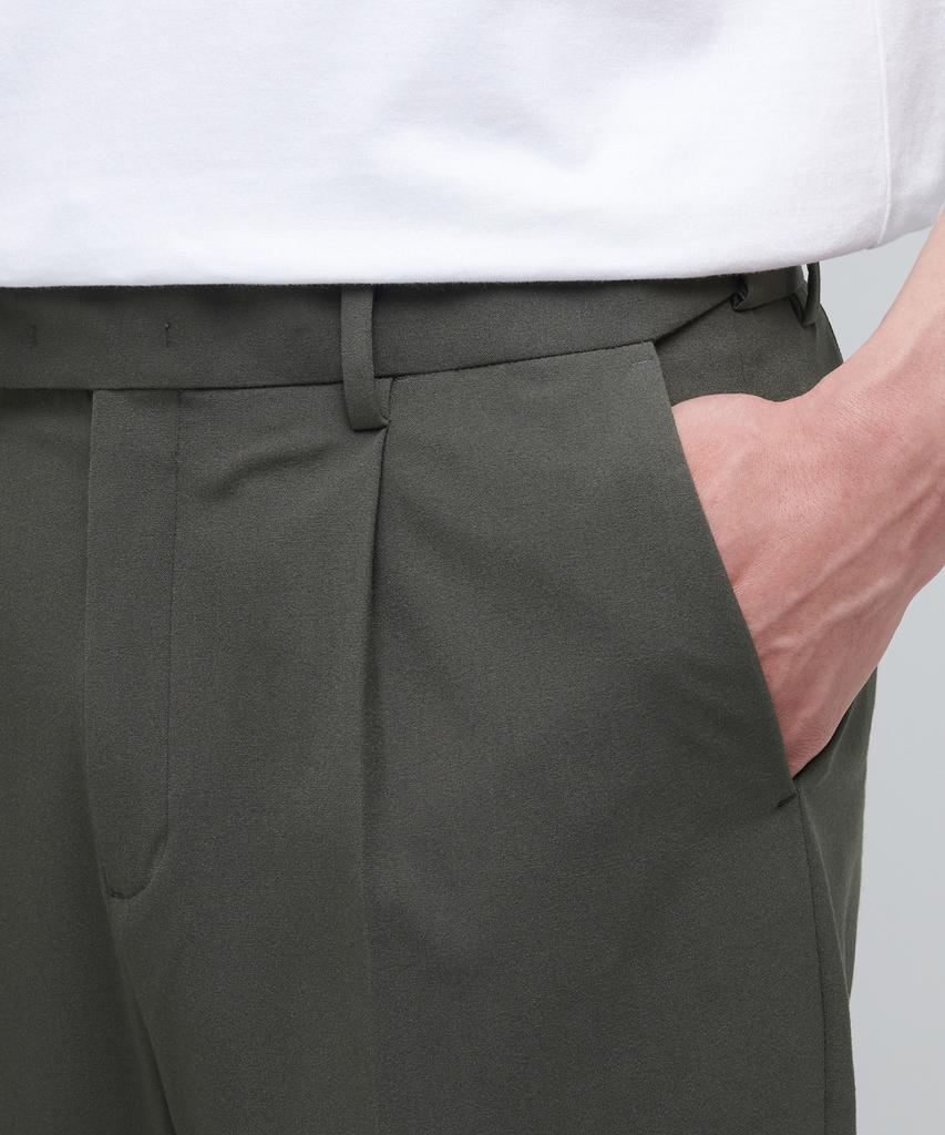 MUSINSA STANDARD Lightweight Loose Tapered Hidden Banding Crop Slacks [Dusty Khaki]