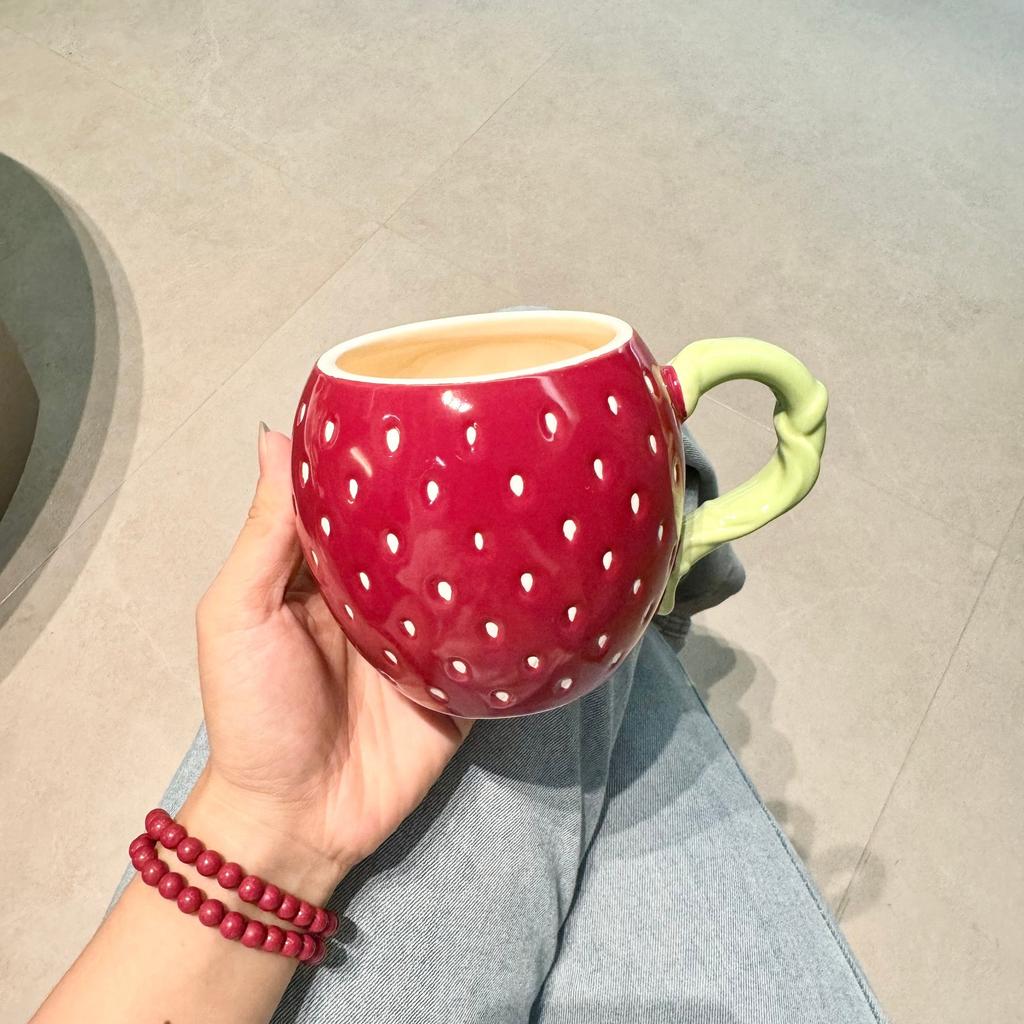 Erdbeer-Tasse mit Deckel, hochwertiger kreativer Becher, Keramik-Wasserbecher, Nischen-Design, Geburtstagsgeschenk Souvenir