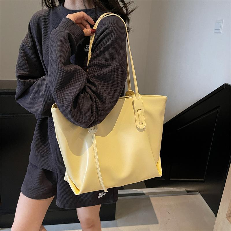 Large Capacity Tote Bag for Women Shoulder Bags Versatile Simple Shopping Bags Designer Bag Class Bag for Girl Bolsos De Mujer
