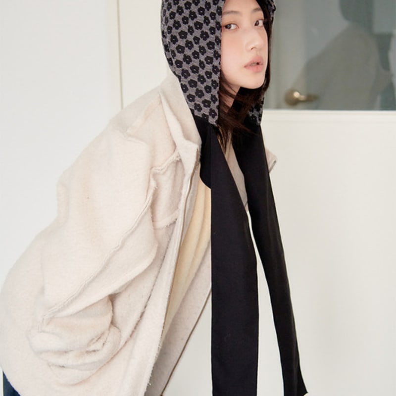 Muwm Kapuzenschal (Schwarze Quitte)