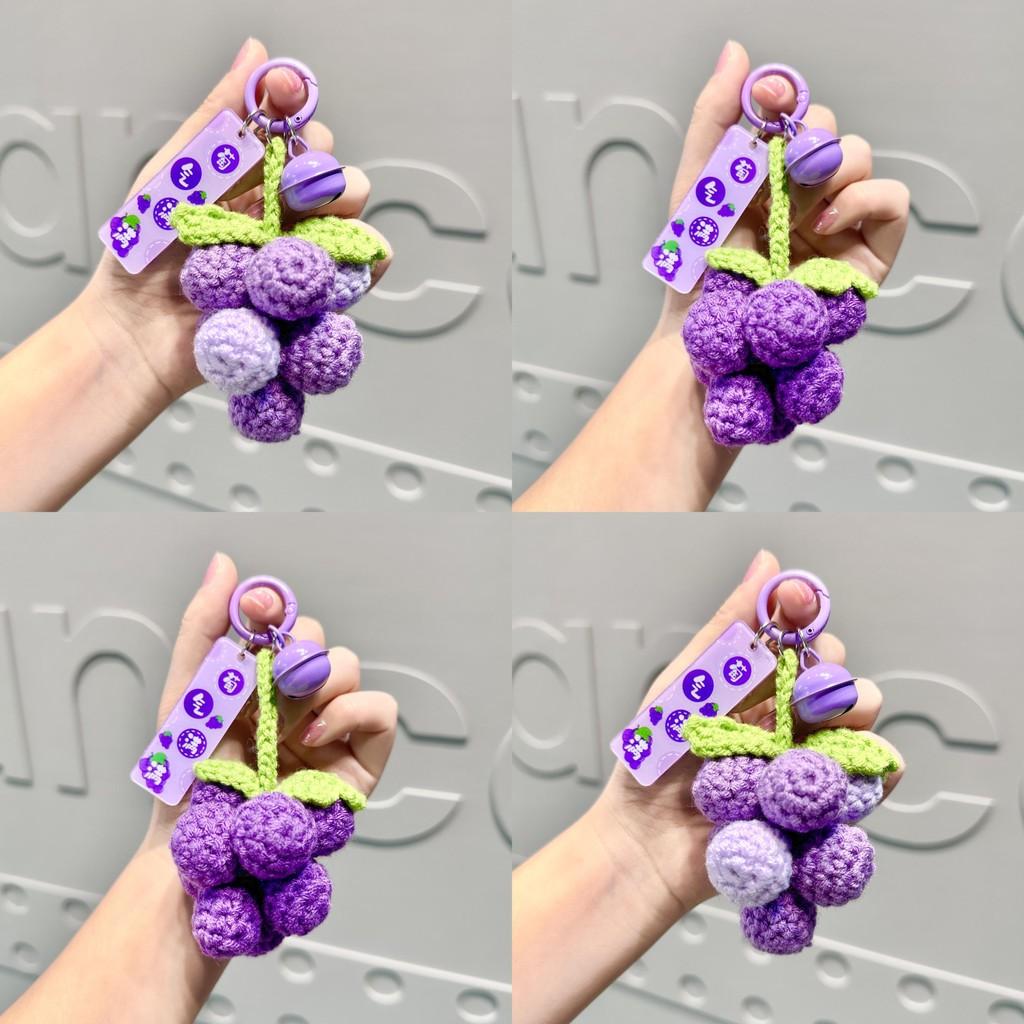 Gemütlicher gestrickter Trauben-Taschenanhänger-Schlüsselanhänger Perfekt für Geschenke zu jedem besonderen Anlass