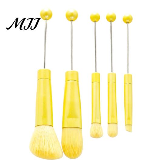 Eye Shadow Brushes 5Pcs Beadable Makeup Brush Set, DIY Cosmetic with Blank Bar, Women Tools Contouring Concealer Eyebrow Foundation for Girls
