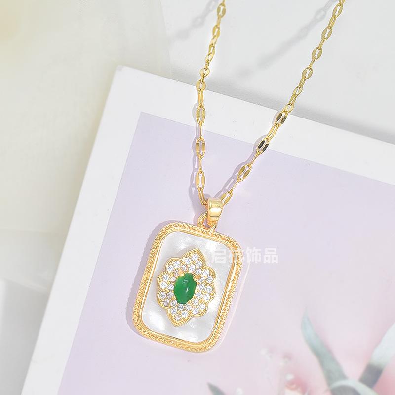 

Изумрудное квадратное ожерелье женское ретро National Tide Trend инкрустированное цирконием кулон звезда тот же стиль