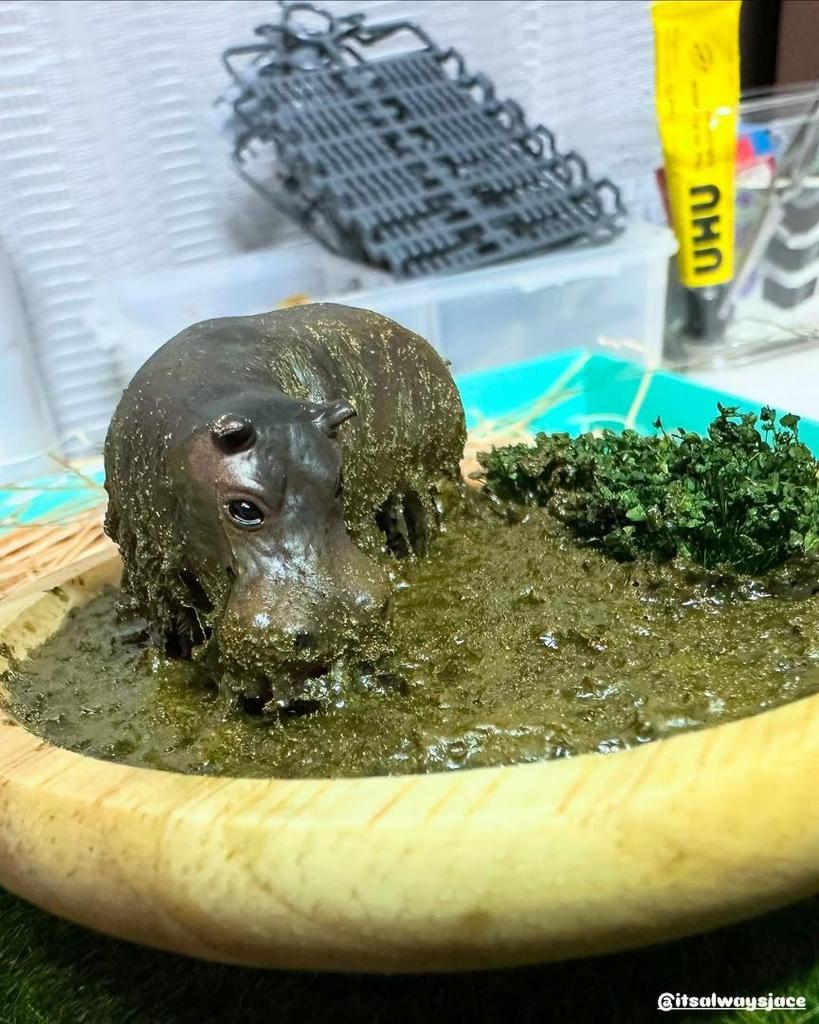 [USED] Hippopotamus figure/diorama