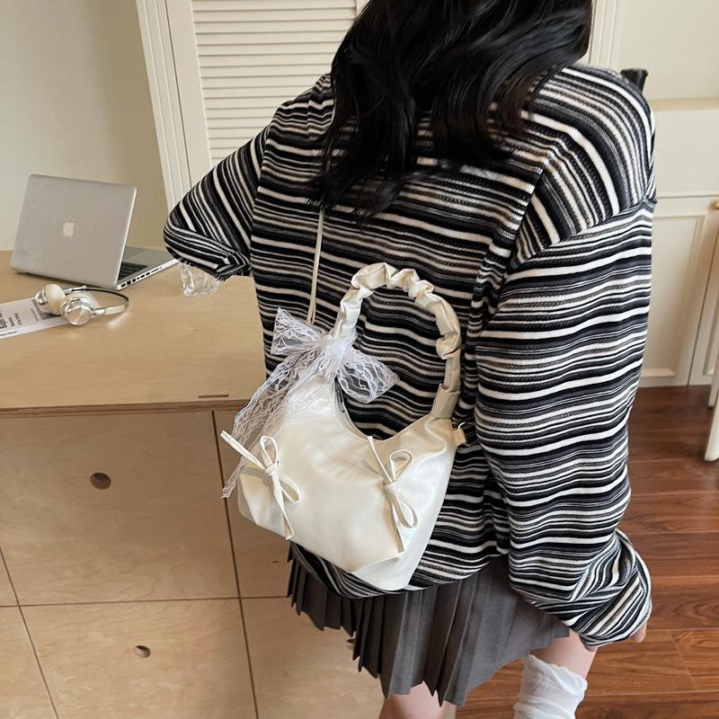 White Beautiful Lace Bow Handbag Sweet Lightweight Pleated Handbag Shoulder Messenger Bag