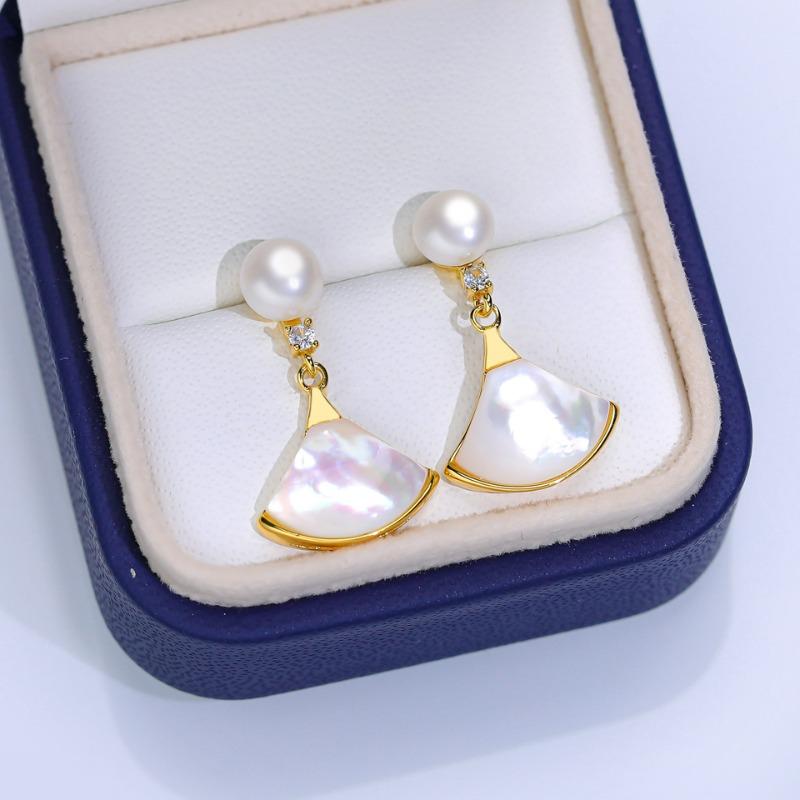 Natural Freshwater Pearl Stud Earrings S925 Sterling Silver Earrings Fritillary Zircon Pearl Earrings Light Luxury High Sense