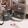 Casual Women's Cosmetic Bag Leopard Print Pattern Travel Cosmetic Case  Cosmetics Storage