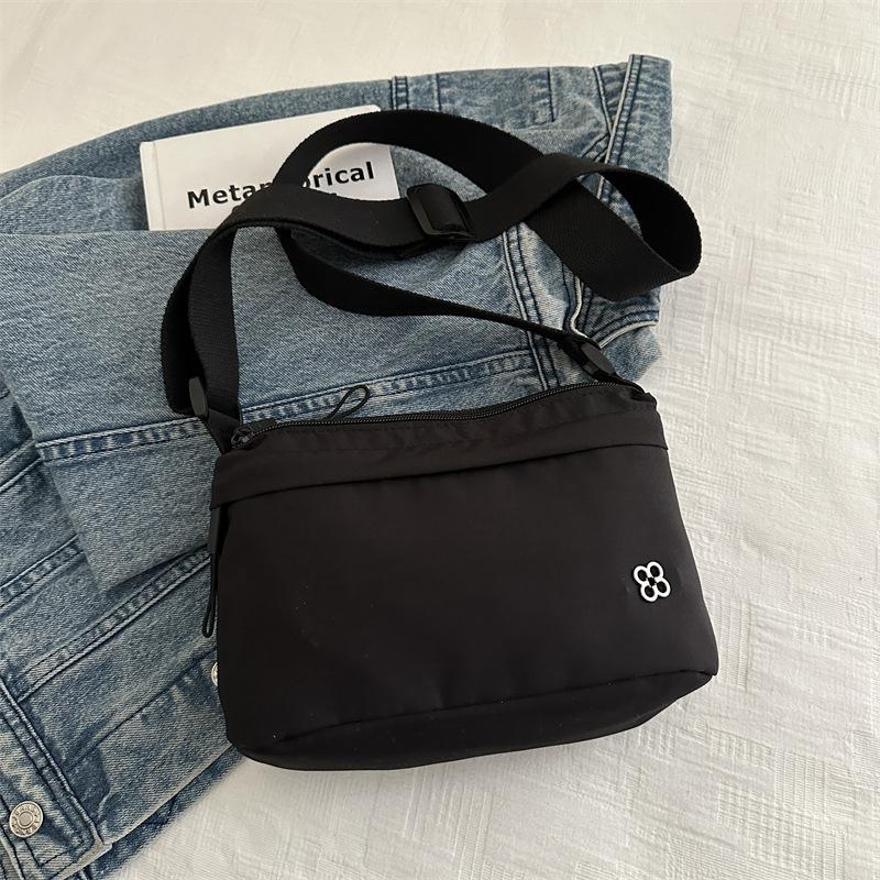 2025 einfache Umhänge-Damenhandtasche mit großem Fassungsvermögen, modische neue Tasche, vielseitig, lässig für den Winter