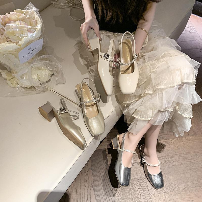 One Word with Square Head Thick Heel Bag Head Sandals Women's New Summer Wear Temperament Cool Slippers
