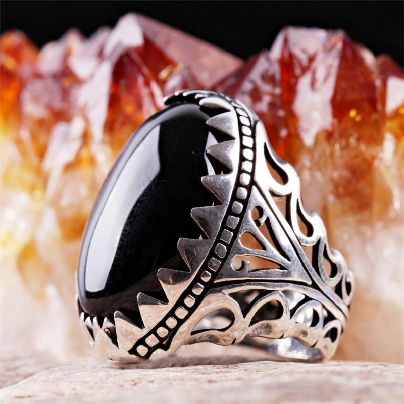 

2022 Новое черное ретро мужское кольцо Новое кольцо личности Мода Темперамент Для посещения банкета Роскошный высококачественный циркон 8