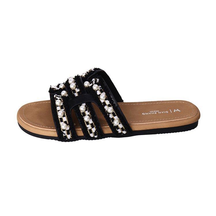 2025 Summer New Xiaoxiangfeng Flat-bottomed Slippers Women's Outer Wear Summer Light Luxury Fairy Versatile Pearl Vacation Sandals
