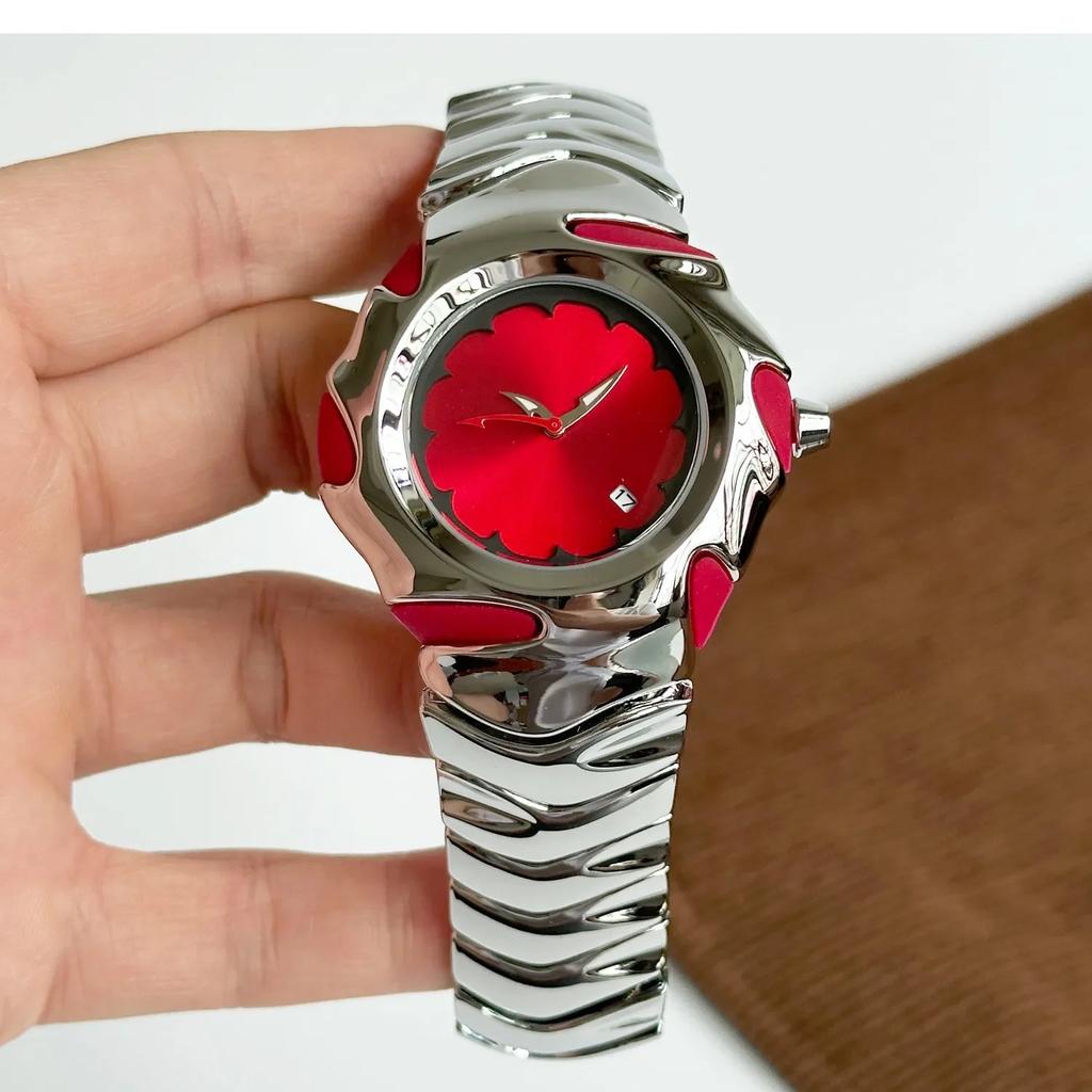 High Quality Creative Quartz Watch Men Y2k Design Personalize Dpecial Blade Red Black Medieval Old Steel Unique Men AAA Clock