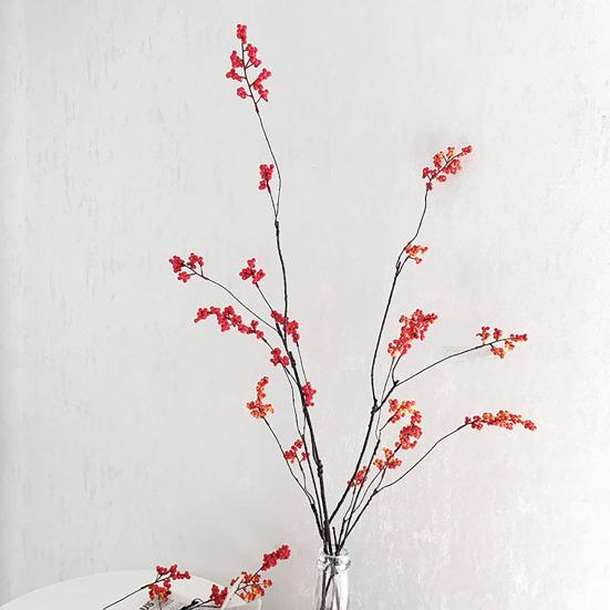 Artificial Holly Berries Long-Lasting Maintenance-Free Realistic Holly Berry Branches Bright Red Festive Home Decor