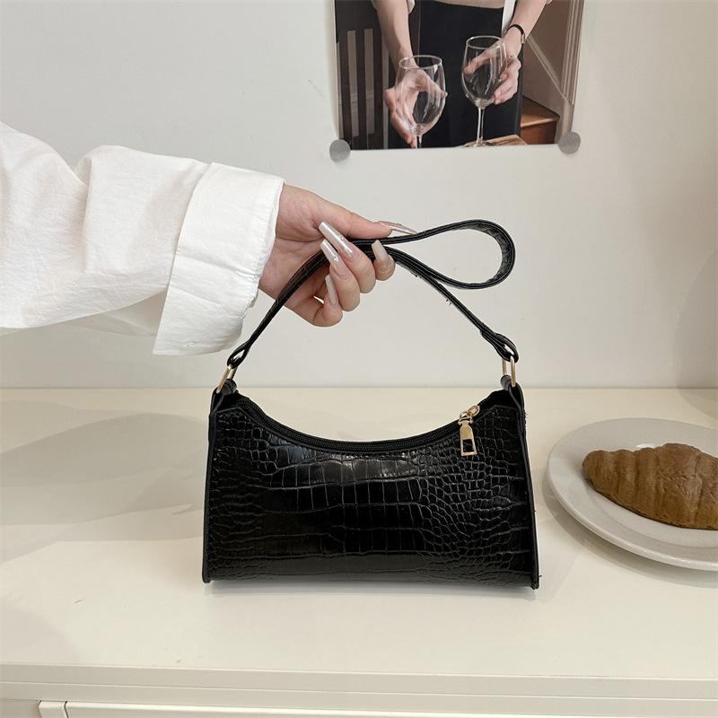 

Однотонная простая высококлассная сумка подмышку женская летняя новая для通勤 модная легкая роскошь для шопинга темпераментная сумка через плечо