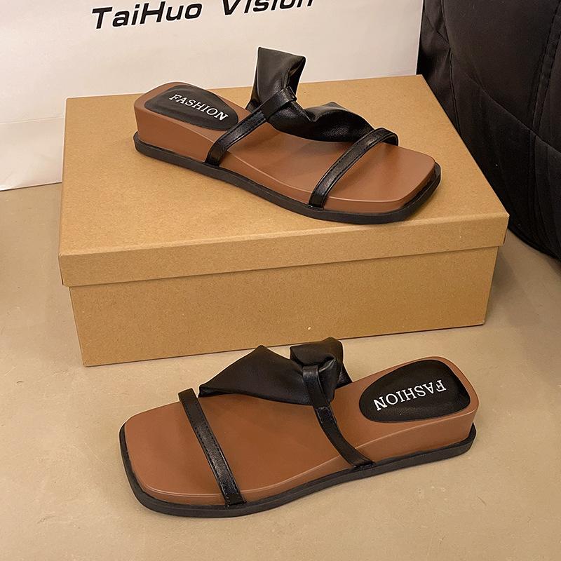 Fashion Versatile Niche Design Flat Heel Sandals Small Sandals Spring and Summer Women's Shoes Open Toe Square Head Low Heel Cool Slippers