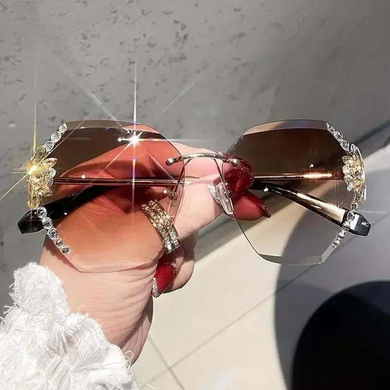 Luxury Brand Designer Vintage Rimless Rhinestone Sunglasses Women Men Fashion Gradient Lens Sun Glasses Shades For Female