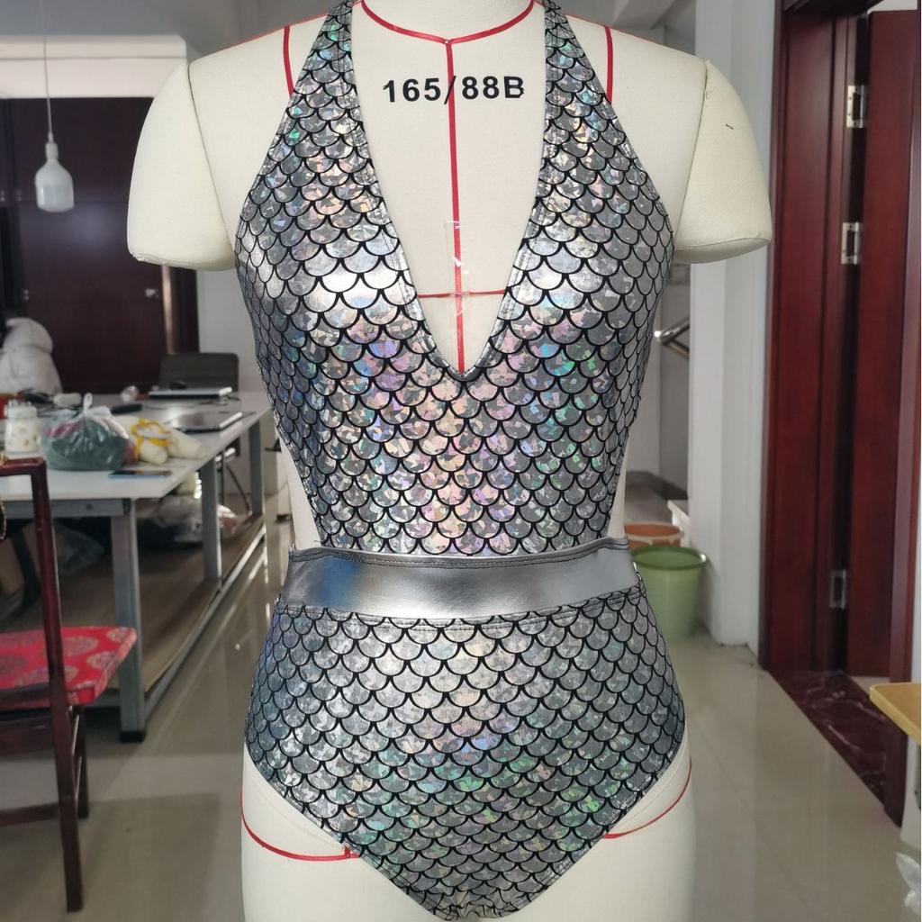 Costumi da Bagno da Donna Europei e Americani - Nuovo Stile 2026 Sexy Profondo Scollo a V Senza Collo Costume Intero a Squame di Pesce