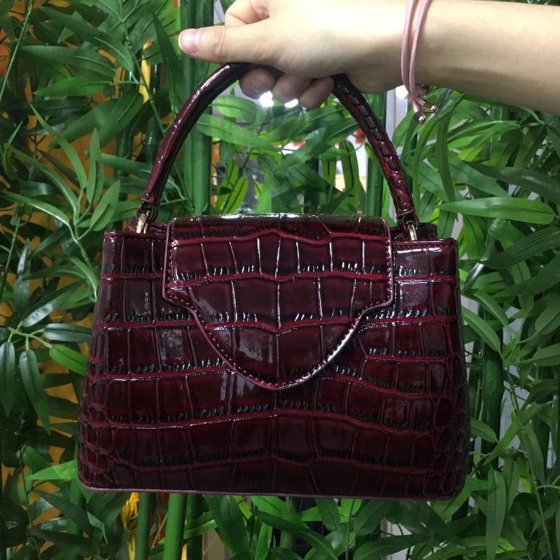 

Модна нова зміїна сумка розкішного бренду дизайну жінок улюблена сумка через плече зі шкіри страуса