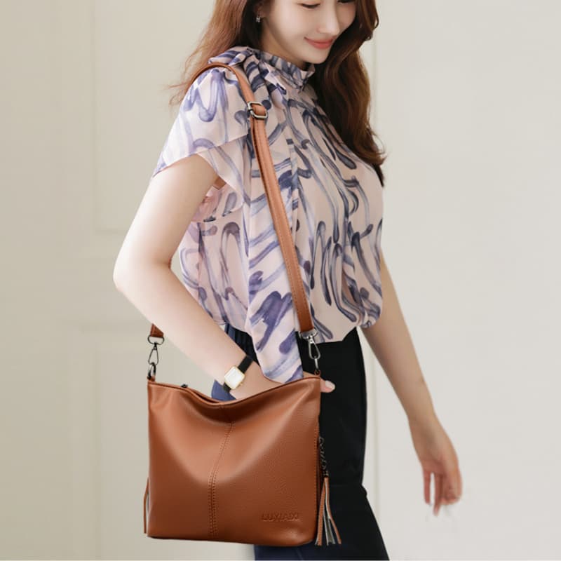 Soft leather fringed shoulder bag Crossbody tote women's bag