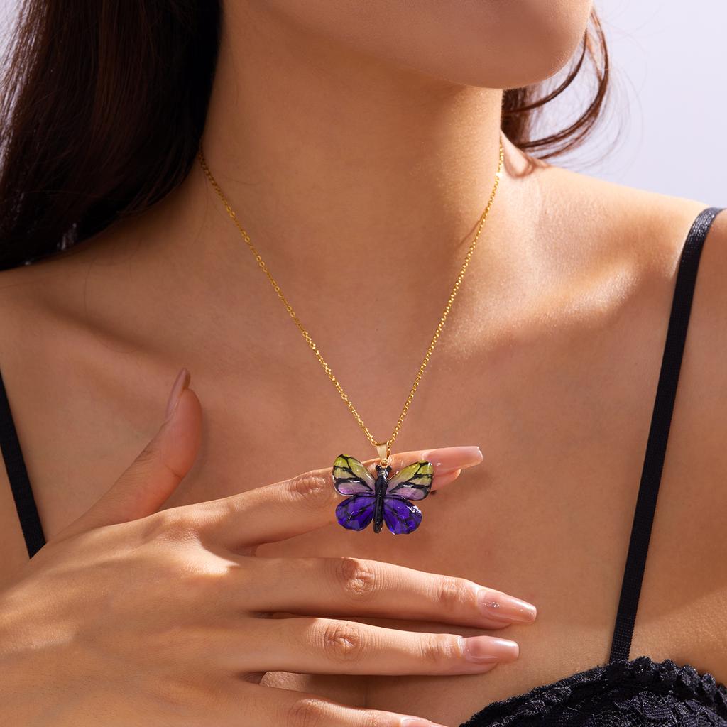 Simple Gold Color Stainless Steel Clavicle Necklace for Women Light Luxury Resin Butterfly Pendant Necklace Friendship Jewelry