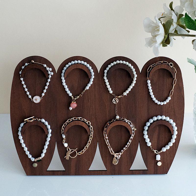 Chinesischer Retro-Schmuck-Ausstellungsständer: Vierpanel-Aufbewahrungsregal für die Fotografie von Halsketten, Armbändern und Armreifen.