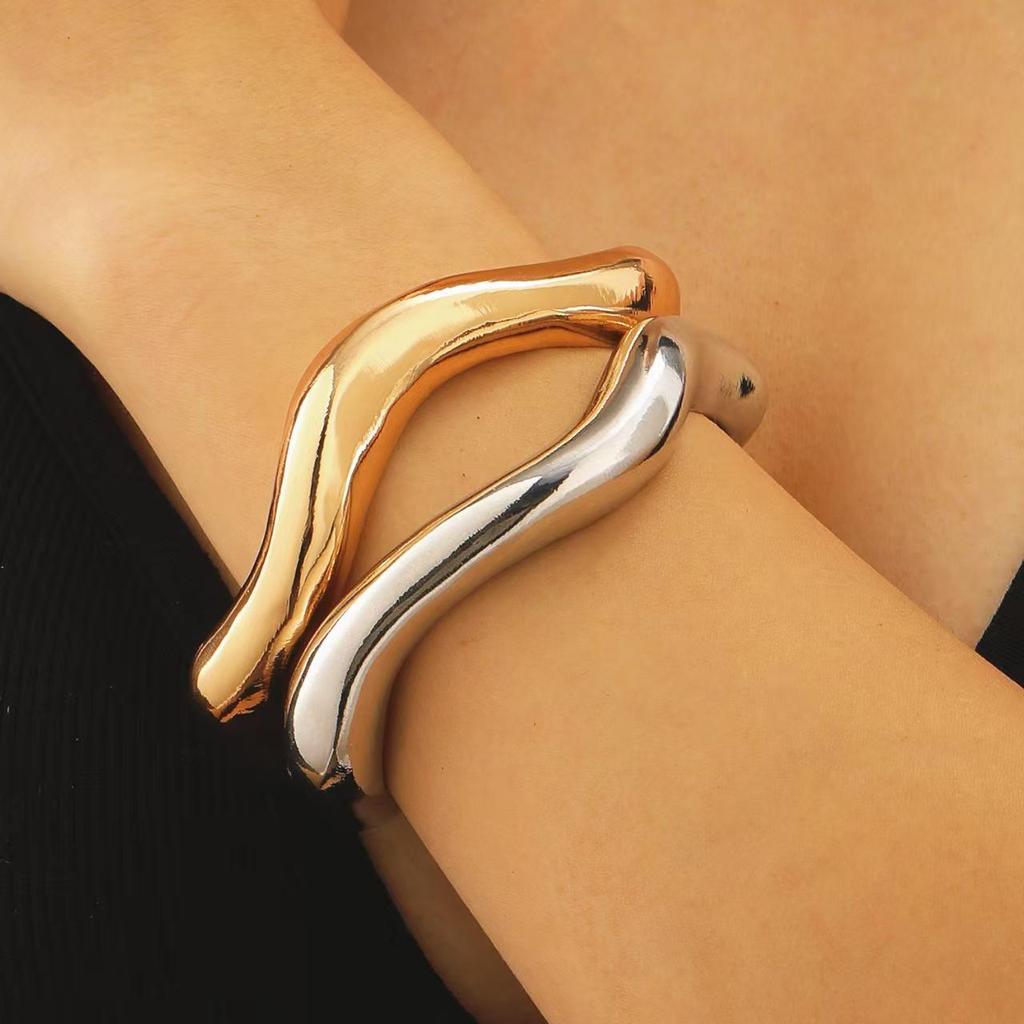 Geometrischer Goldener Breiter Armreif Minimalistisch Punk für Frauen