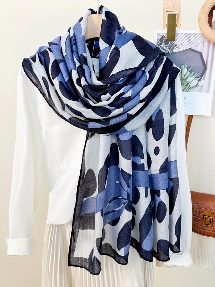 Elegant Women Silk Scarf Beach Wrap Shawl Retro Leopard Print Ladies Sunscreen Bandanas Hijab Mujer Boho Scarve Pareo Casual New