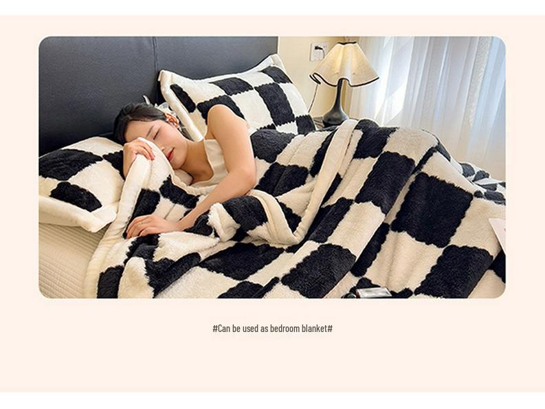 Checkerboard Double-Sided Fleece Blanket for Car, Sofa, Camping – Autumn/Winter Thickened