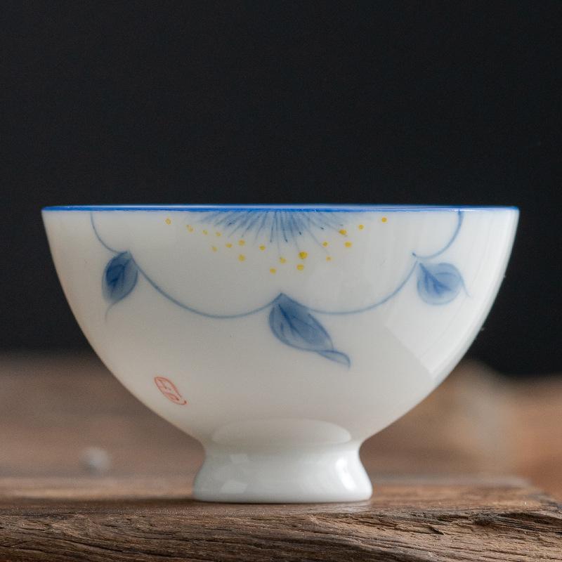 1 Pc Chinese Ceramic Teacup Master Handmade Tea Bowl Hand-Painted Lotus Fish Porcelain Tea Cup Household Tea Set Travel Cup 50ml