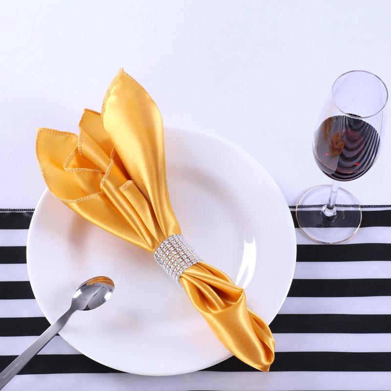 

12 шт./комплект атласных салфеток для вечеринки, подарка, декора стола, ужина, свадебных принадлежностей, многоразового использования, квадратной формы, мягкий носовой платок золотой