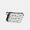 Dámská letní taška Xiaoxiangfeng 2021 New Lingge Chain Bag Street Fashion taška na jedno rameno Messenger Bag