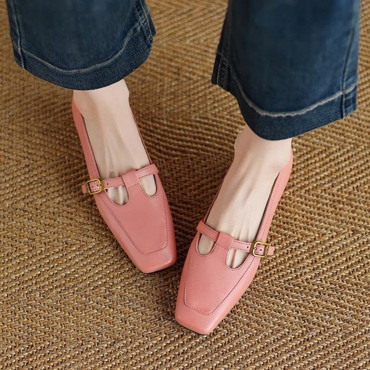 

Soft leather version Xiaoxiangfeng shallow mouth single shoes women s 2025 spring new Mary Jane square head low heel with skirt small leather shoes 40